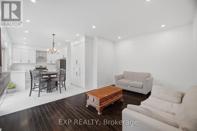 363 Holmes Crescent — photo 13 of 35