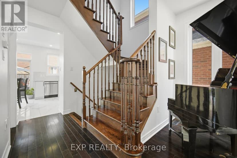 363 Holmes Crescent — photo 15 of 35