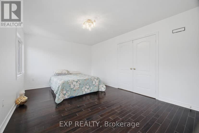 363 Holmes Crescent — photo 18 of 35