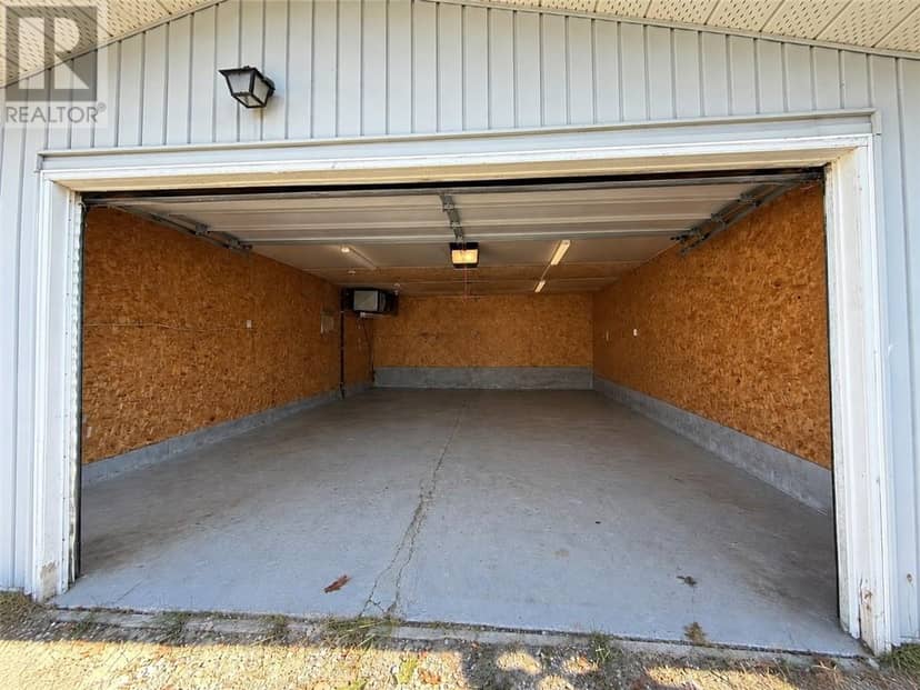 976 Bancroft Drive — photo 3 of 17