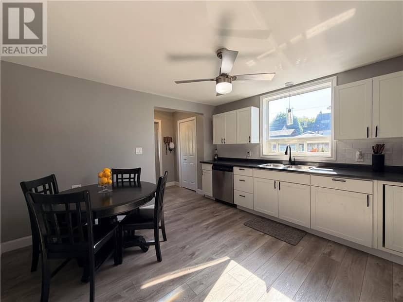 976 Bancroft Drive — photo 6 of 17