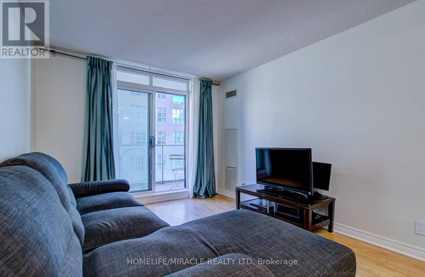 705 - 212 Eglinton Avenue — photo 10 of 25