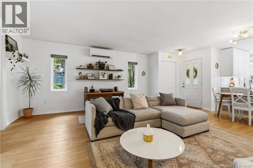 161 Morewood Crescent — photo 7 of 40