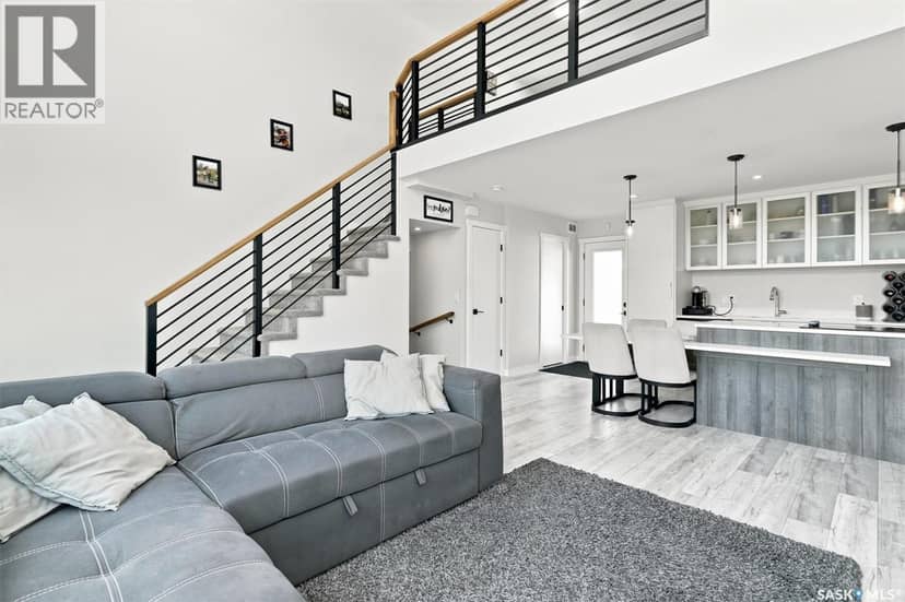 332 McFaull CRESCENT — photo 7 of 37