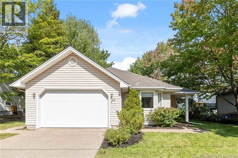 161 Morewood Crescent — photo 1 of 40