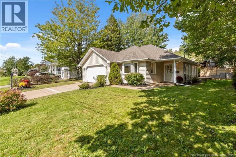 161 Morewood Crescent — photo 3 of 40
