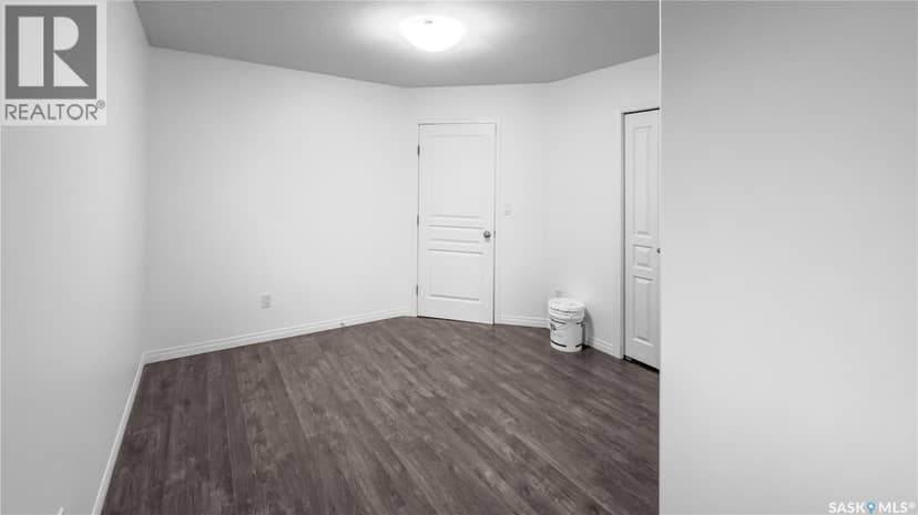 110 Henick CRESCENT — photo 31 of 40