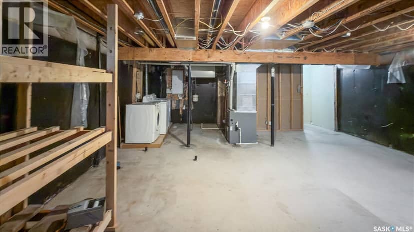 110 Henick CRESCENT — photo 34 of 40