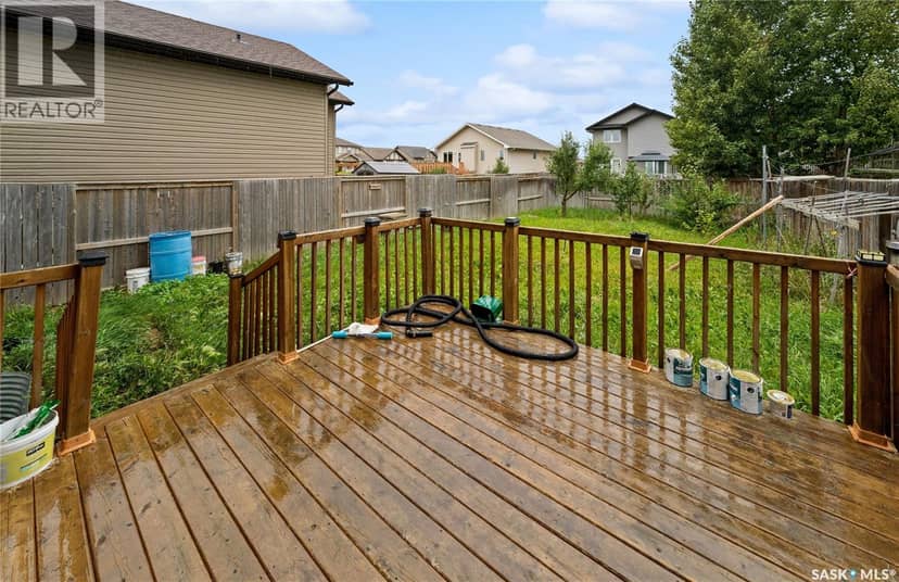 110 Henick CRESCENT — photo 38 of 40