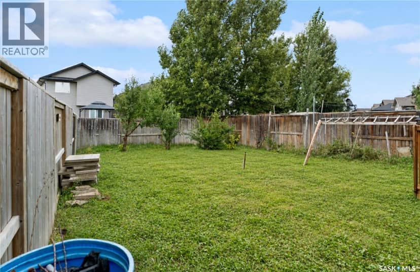 110 Henick CRESCENT — photo 40 of 40