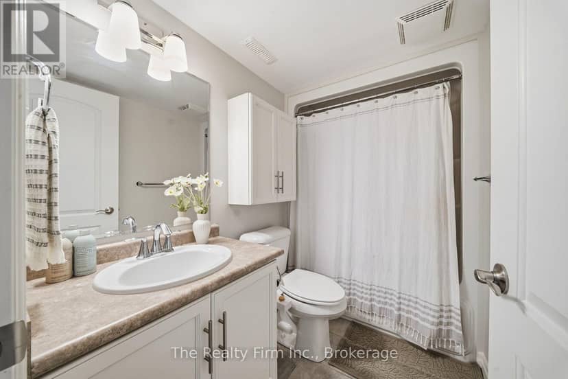 247 Dieppe Drive — photo 33 of 40