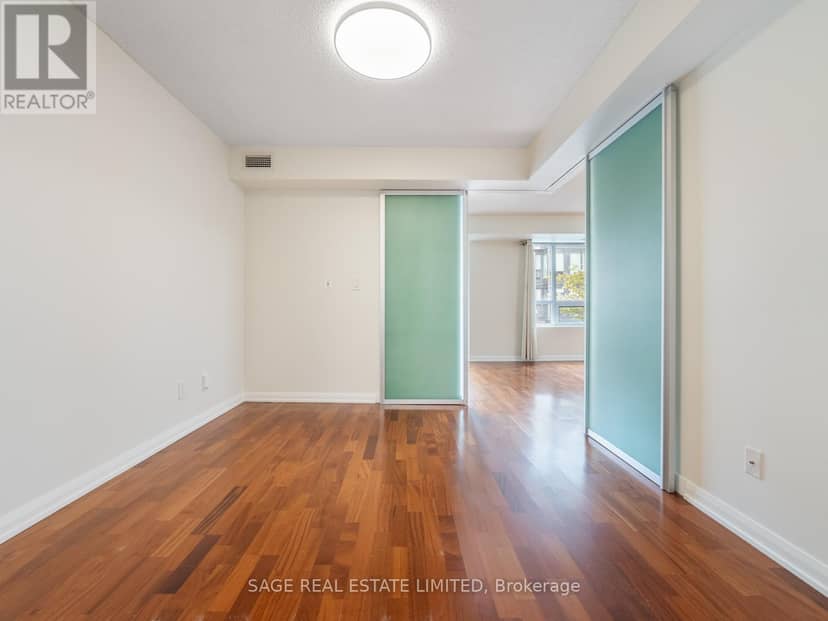 209 - 18 Beverley Street — photo 28 of 40