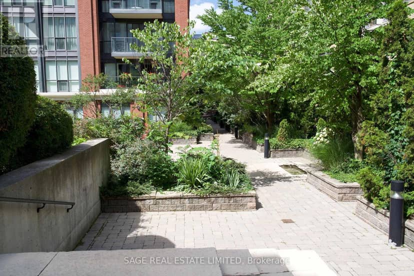 209 - 18 Beverley Street — photo 37 of 40