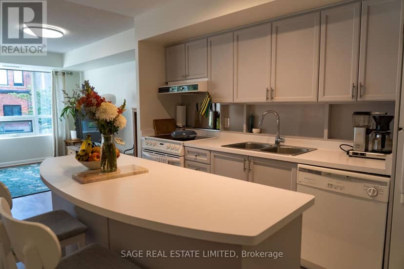 209 - 18 Beverley Street — photo 5 of 40