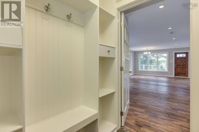 12991 Peggys Cove Road, Tantallon, photo 3