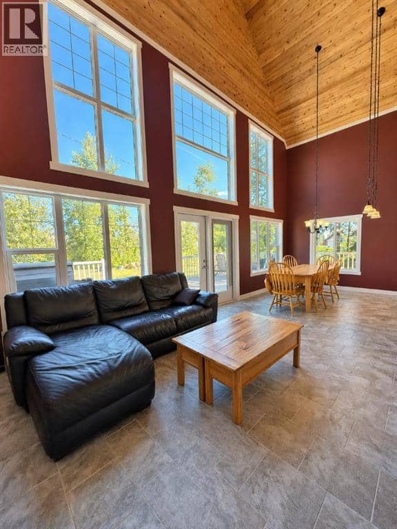 151 Peace River Avenue — photo 12 of 24