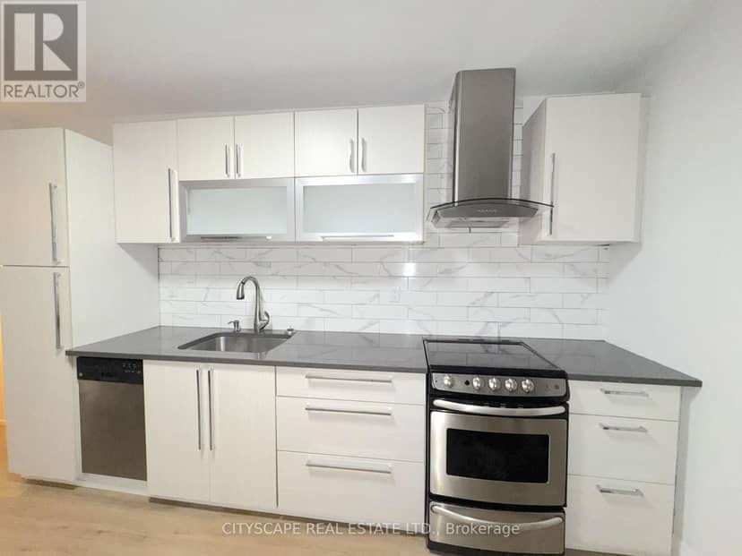 195 Islington Avenue — photo 16 of 39