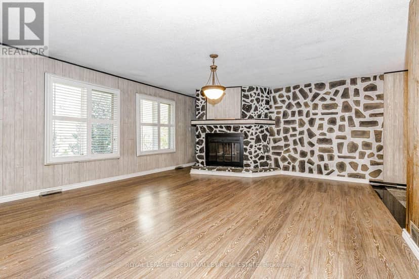 5945 King Street — photo 14 of 36