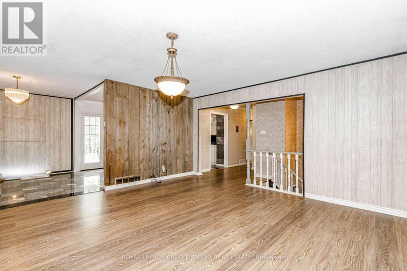 5945 King Street — photo 16 of 36