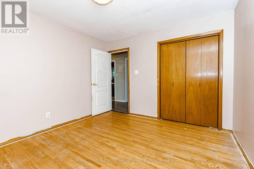 5945 King Street — photo 23 of 36