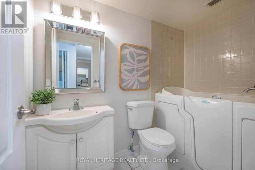 104 - 260 Scarlett Road — photo 16 of 22