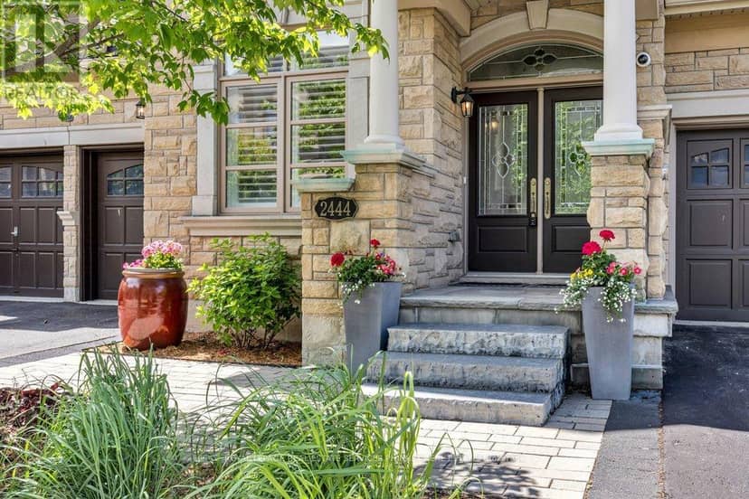 2444 Chateau Common, Oakville, photo 2