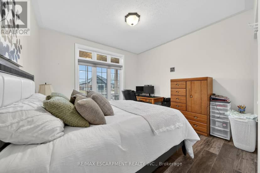31 Sycamore Drive — photo 17 of 40