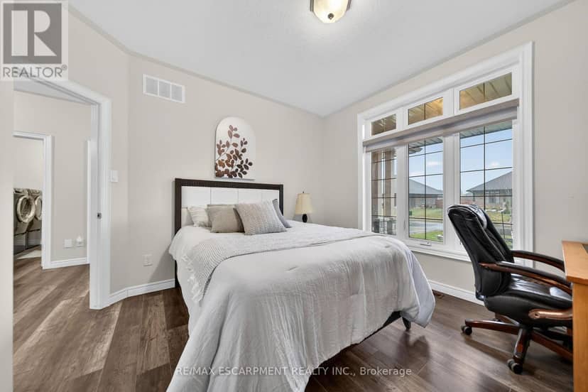 31 Sycamore Drive — photo 18 of 40