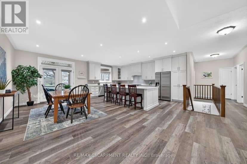 31 Sycamore Drive — photo 8 of 40