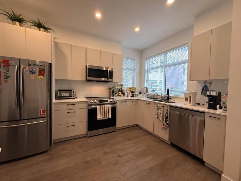 124 15235 SITKA AVENUE, Surrey, photo 4