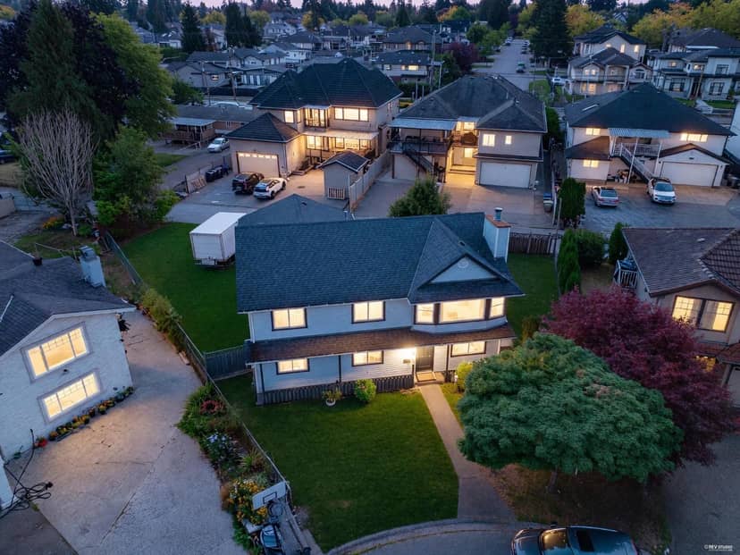 8020 DOMINION PLACE, Surrey, photo 3