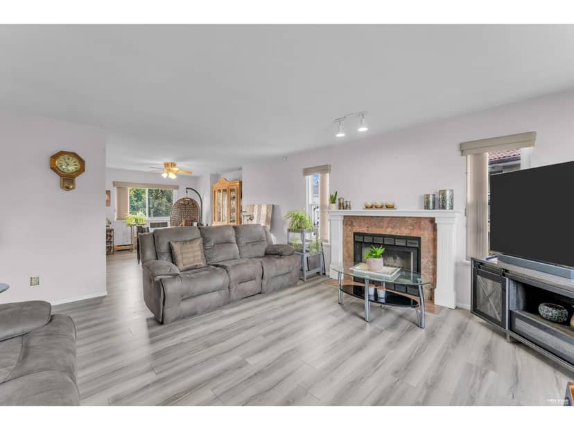 8020 DOMINION PLACE, Surrey, photo 5
