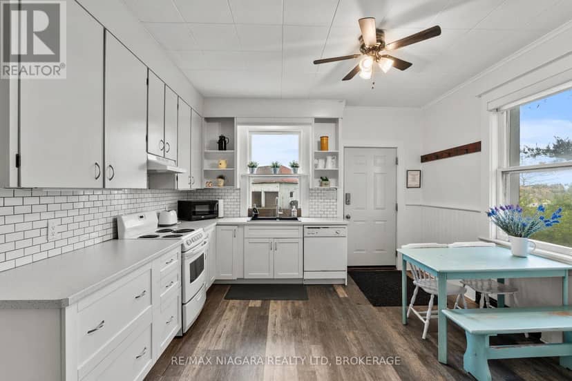 1068 Niagara Stone Road — photo 11 of 40