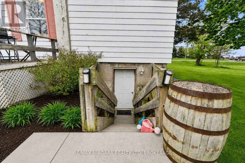 1068 Niagara Stone Road — photo 29 of 40