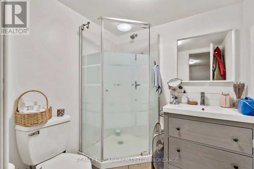 1068 Niagara Stone Road — photo 32 of 40