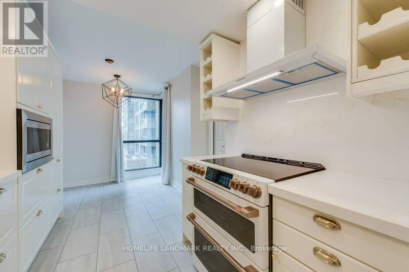 306 - 1 Concorde Place — photo 9 of 28