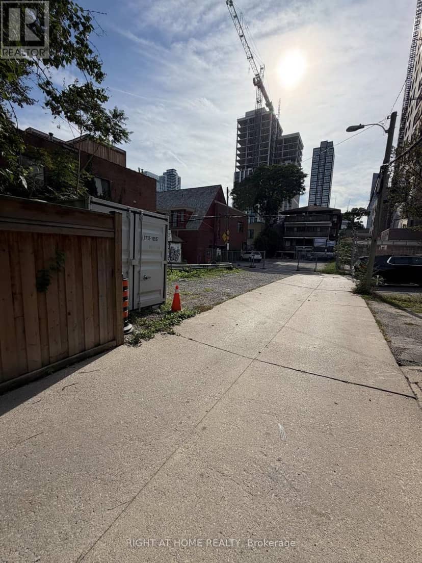 272 Seaton Street — photo 8 of 17