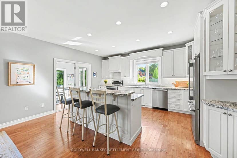 8 Taggart Crescent — photo 17 of 40