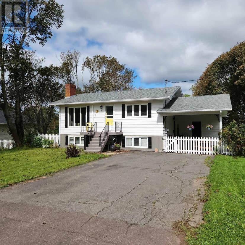 41 Penny Lane — photo 3 of 40