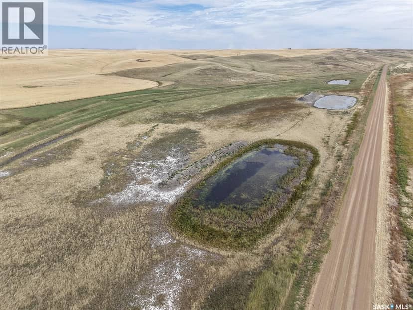 531.43 Acres Mixed Use Land Near Willow Bunch — photo 2 of 30