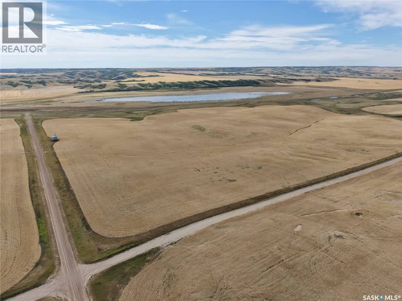 531.43 Acres Mixed Use Land Near Willow Bunch — photo 29 of 30