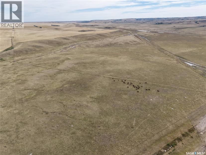 531.43 Acres Mixed Use Land Near Willow Bunch — photo 9 of 30