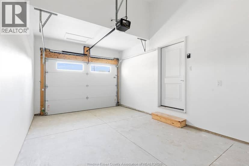 98 ERIE STREET North — photo 14 of 26
