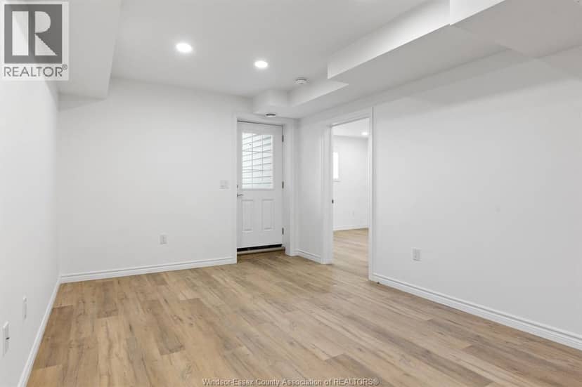 98 ERIE STREET North — photo 17 of 26