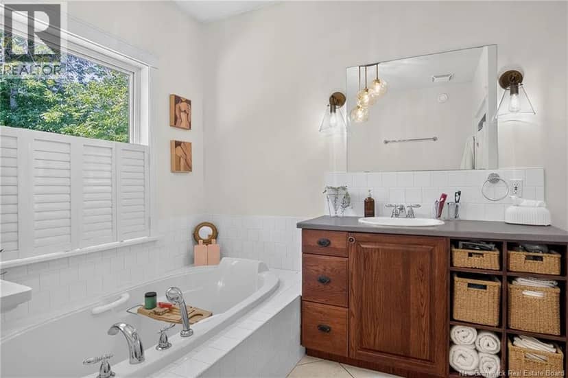 200 Inglewood Drive — photo 22 of 40
