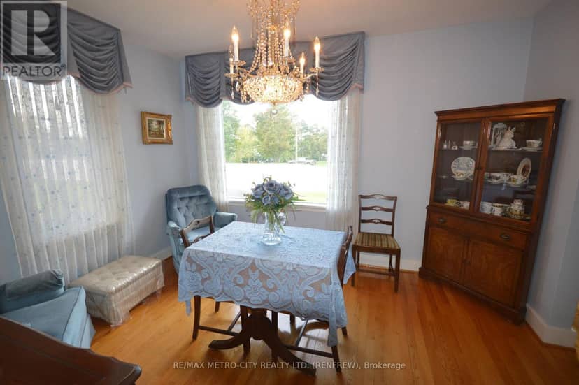 33 Pembroke Street, Whitewater Region, photo 4