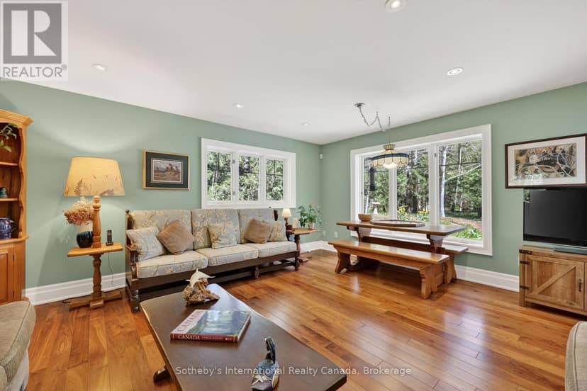 1036 River Road E — photo 11 of 40