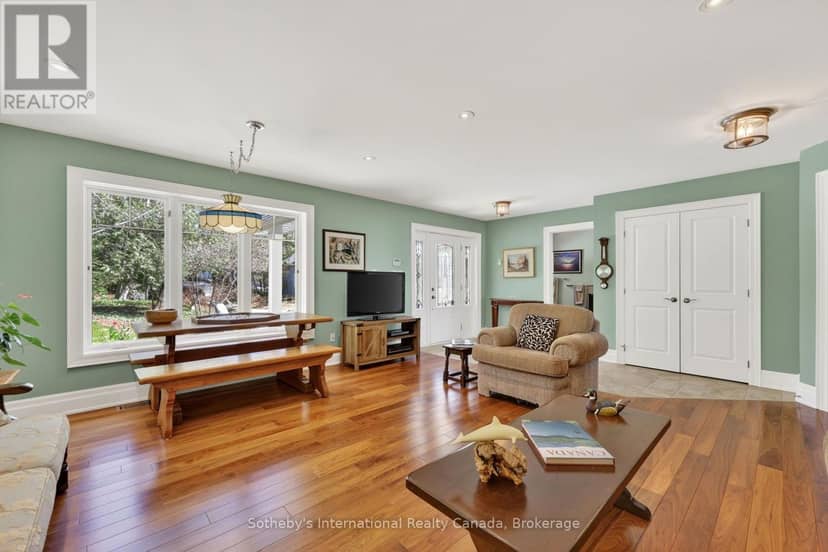 1036 River Road E — photo 12 of 40