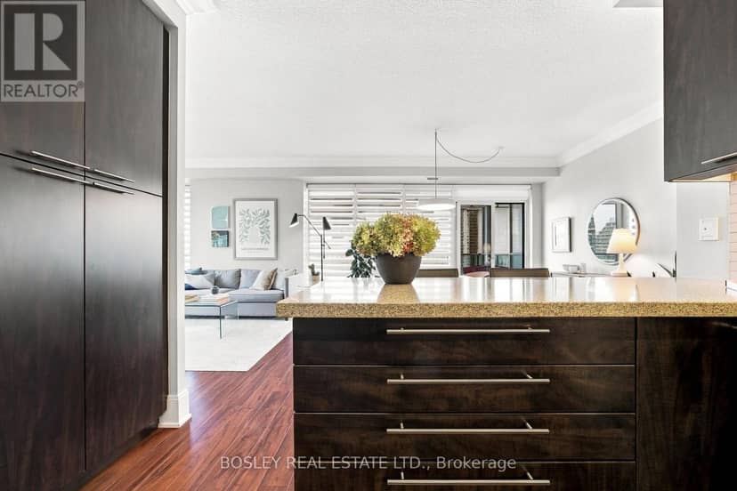 802 - 25 Broadway Avenue — photo 12 of 28