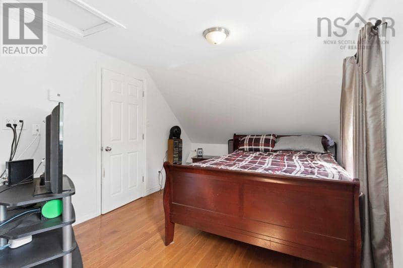 57 St Phillips Street — photo 9 of 14